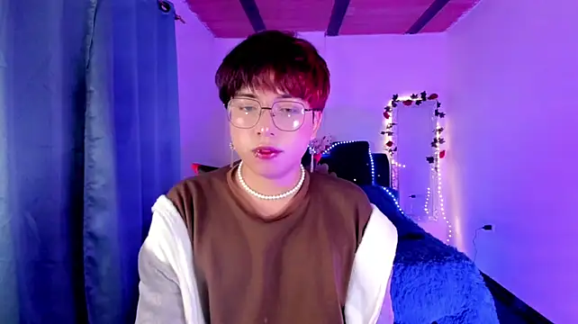 XXX chat uživo modela AnggelONfiree