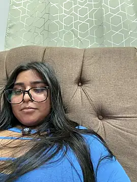 virginbrunette99's Live XXX Chat
