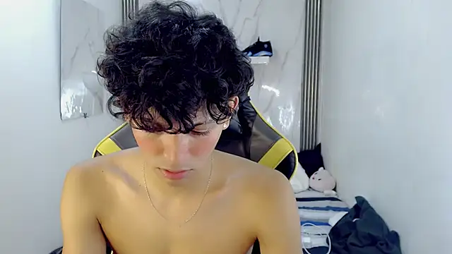 Chatroom XXX en direct de FUNNY_DICK_