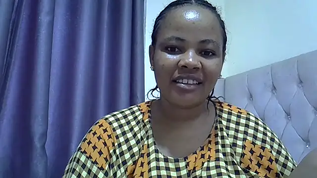 EliteLuna Show in webcam