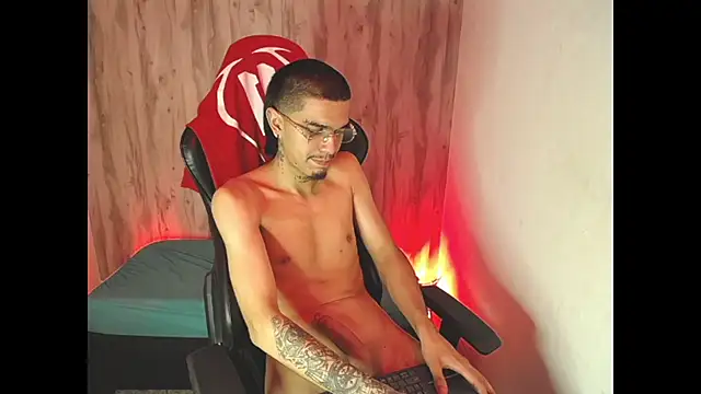 Tayson_Hot élő XXX-chatje