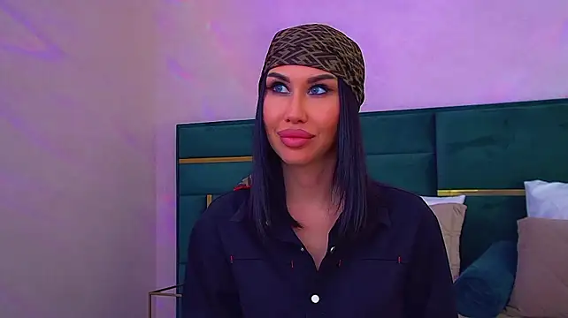 KaylaMous Adlı Modelin Canlı XXX Sohbeti