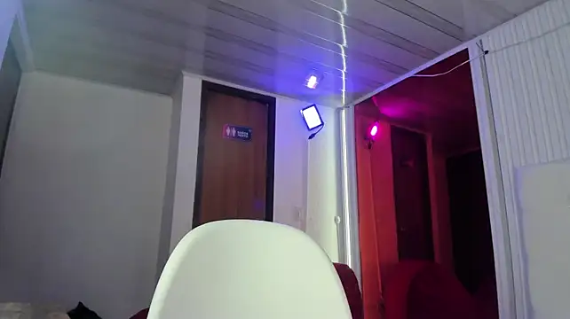 Mantis_winee's Live XXX Chat