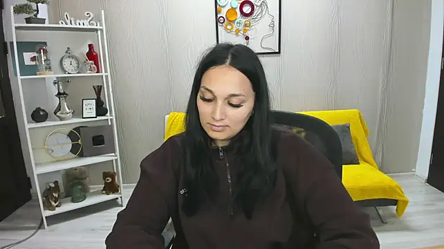 Chat +18 de MiraBennett ao vivo