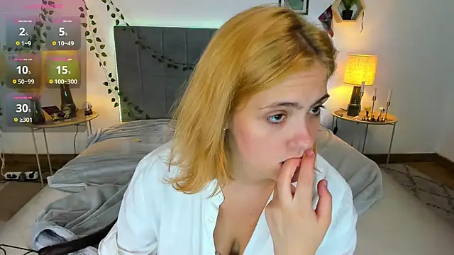 DellaRows' Live XXX Chat