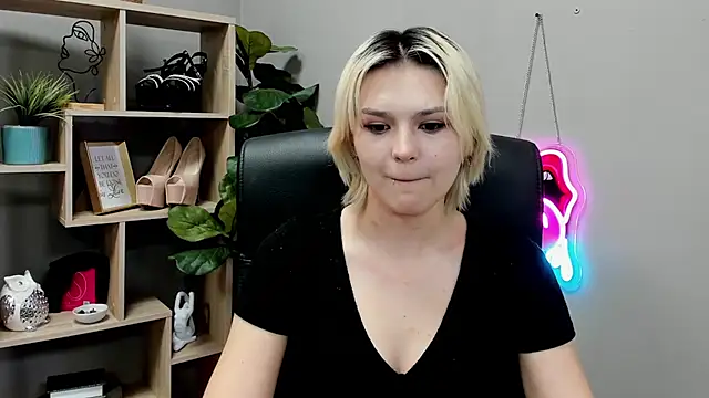SweetLilyxo's Live XXX Chat