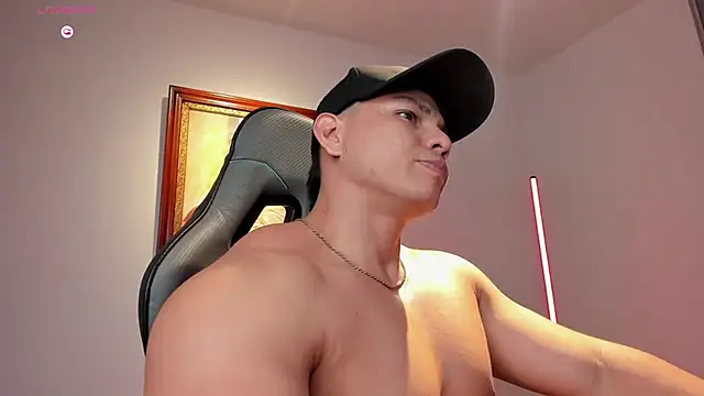 RoyConstance XXX чат на живо