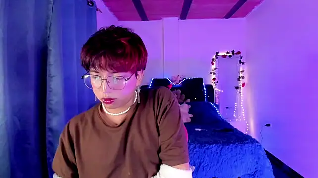 AnggelONfiree XXX чат на живо