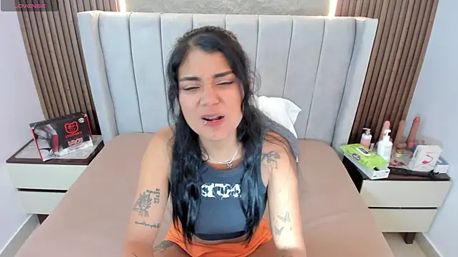 NINAMARTINS' Live XXX Chat