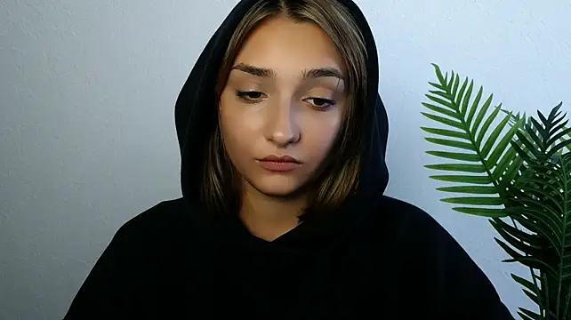 veryshygirl Adlı Modelin Canlı XXX Sohbeti