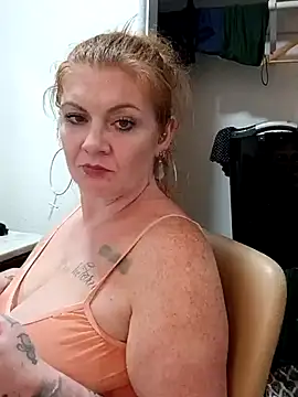 nakedgarbageperson's Live XXX Chat
