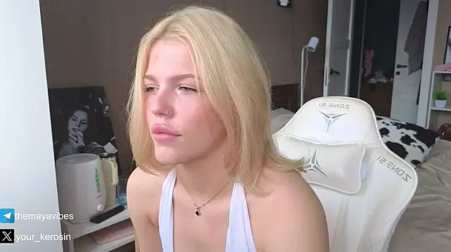 Živý XXX chat Maya_NextDoor