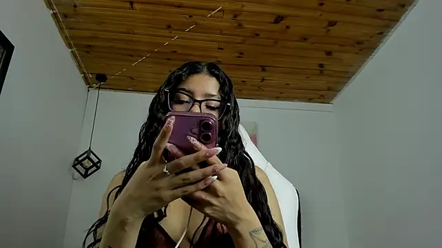 Issaa_Tyler Chat XXX in diretta