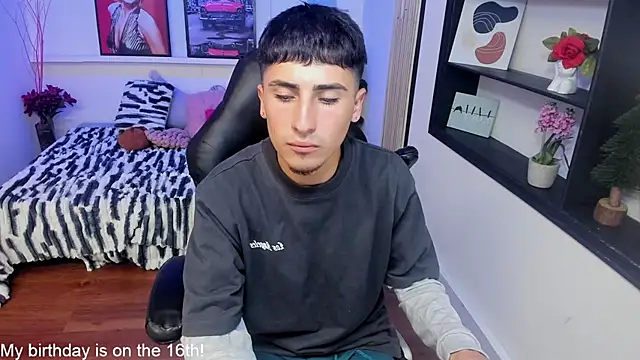 Živý XXX chat Benji23_