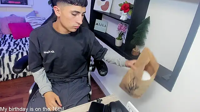 Benji23_ – Naživo XXX chat