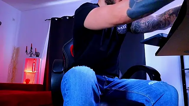 MightyAaron66 Chat XXX live