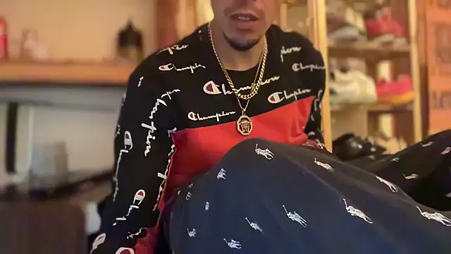 XXX chat uživo modela badboy366