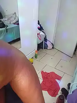 QueenLorena25's Live XXX Chat