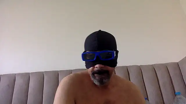 CaiBull Live XXX-Chat