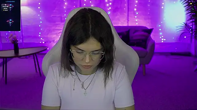 Czat XXX na żywo – Lola_054