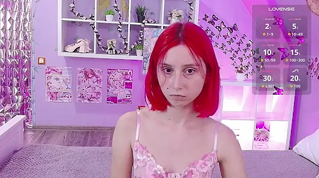 PinkiePae Adlı Modelin Canlı XXX Sohbeti