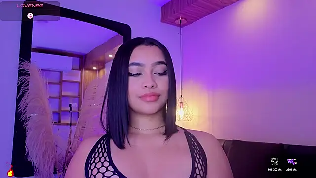 Chloe_monroee Adlı Modelin Canlı XXX Sohbeti