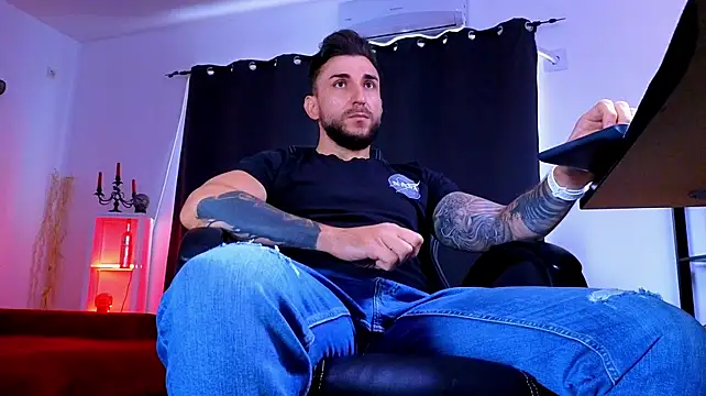 Živý XXX chat MightyAaron66