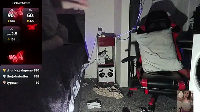 Blondiewithanass লাইভ XXX চ্যাট