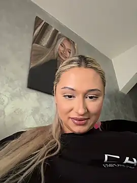 Kylie_One Webcam show