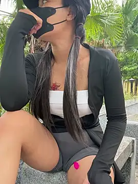 HoneyNana2000 – Naživo XXX chat