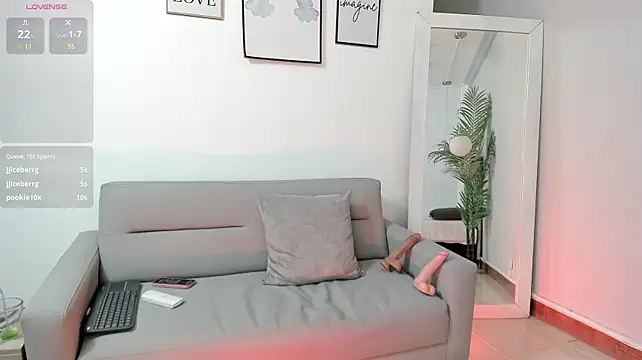 Adelavazini XXX чат на живо