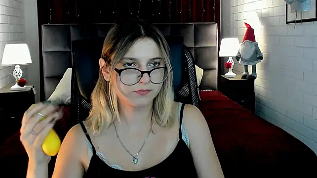 צ'אט XXX בשידור חי של LeslieBloom