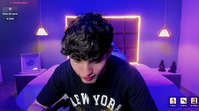 AlejooTwink's Live XXX Chat