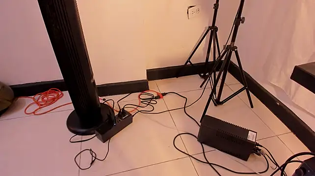Онлайн чат XXX LeoDrake_
