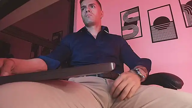 Chatroom XXX en direct de ALPHA_DOMINUS_