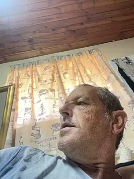 GeldenKuy live XXX chat