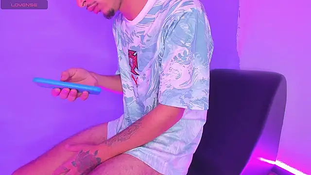 WhyNotDestroy Chat XXX live
