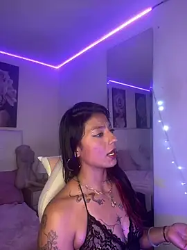 צ'אט XXX בשידור חי של SamathaMay