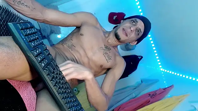 Brendt_Hotx লাইভ XXX চ্যাট