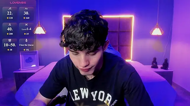AlejooTwink's Live XXX Chat