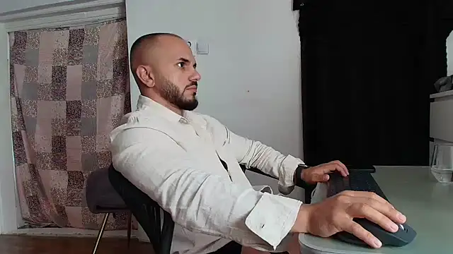Chat +18 de supermanboy94 ao vivo
