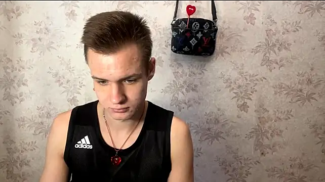 XXX chat uživo modela BigBabyMax