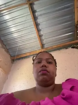 Chat XXX en directo de Curvycandy95
