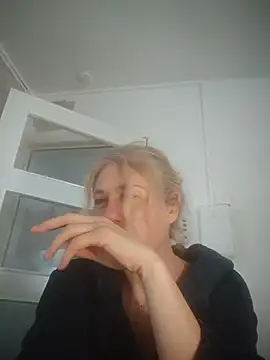 Pokazy przed kamerką – Sinful-Sarah