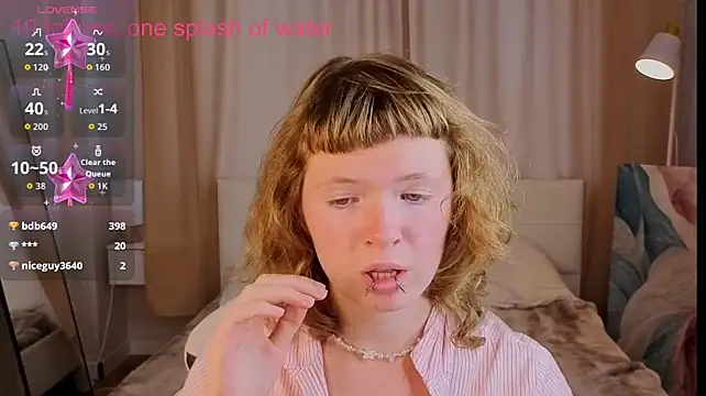 Chat +18 de VioletDesiree ao vivo