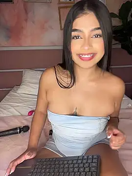 Chatroom XXX en direct de PippiCharmXXX