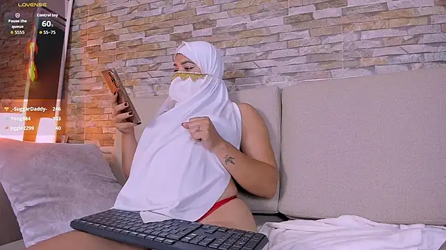 Show modela AylaNoir na web-kameri
