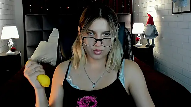 Chat +18 de LeslieBloom ao vivo