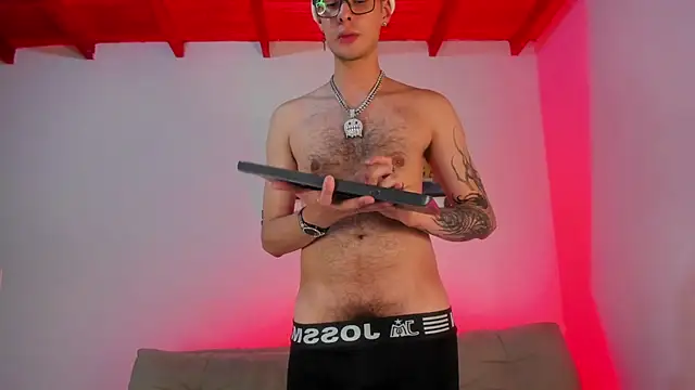 Vlad__night Adlı Modelin Canlı XXX Sohbeti