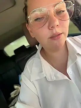 RinaBOOBS90j XXX чат на живо